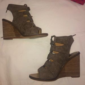 Melrose Market Wedges-Perfect Condition